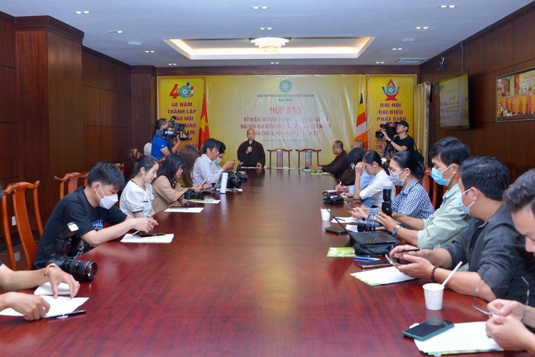 Quang cảnh buổi họp báo tại Việt Nam Quốc Tự