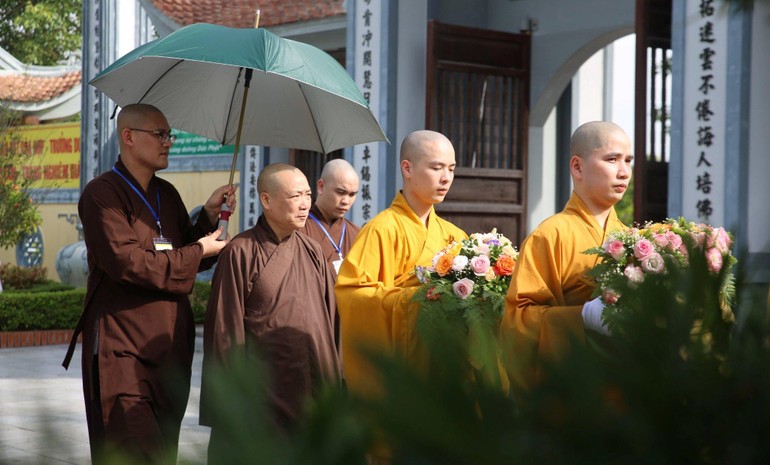 Hòa thượng Thích Bảo Nghiêm quang lâm thăm Trường Trung cấp Phật học TP.Hà Nội - Ảnh: TTCPHHN