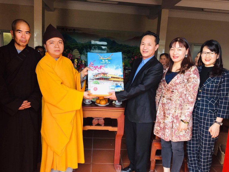 Lãnh đạo Ban Tôn giáo - Sở Nội vụ chúc tết tại chùa An Thái - trụ sở Ban Trị sự GHPGVN huyện Quỳnh Lưu 