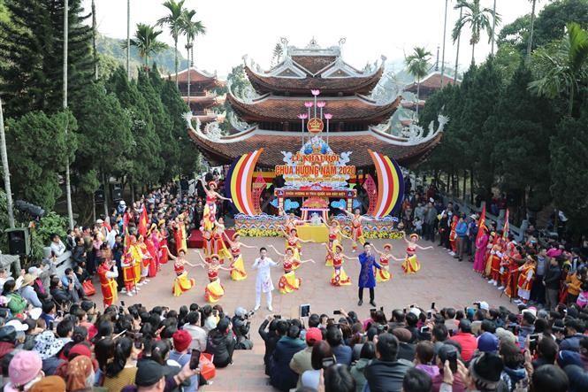 Khai hội chùa Hương năm 2020 với chủ đề "Lễ hội kỷ cương - văn minh du lịch"