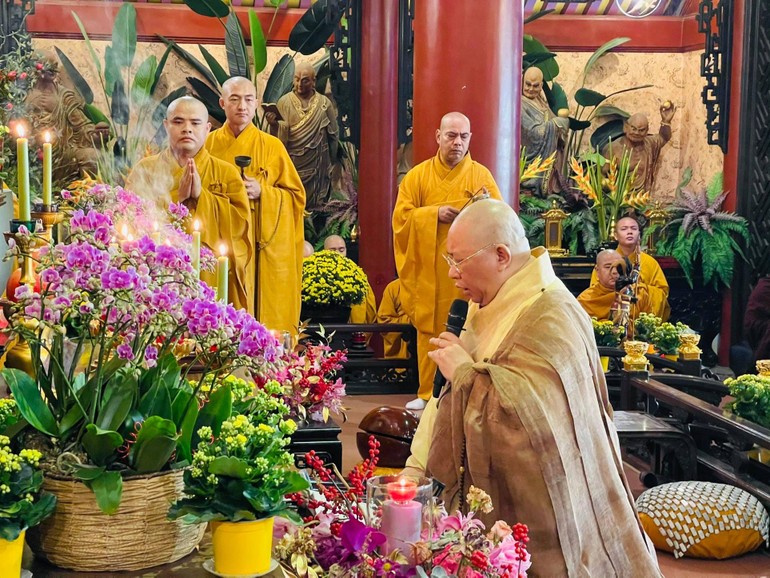 Chư Tăng chùa Viên Giác sẽ trì tụng kinh trong pháp hội Dược Sư, không tổ chức cho Phật tử
