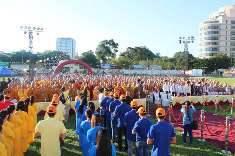 Ban Trị sự tỉnh tổ chức Đại lễ Phật đản Phật lịch 2558 tại sân vận động Lam Sơn, thành phố Vũng Tàu
