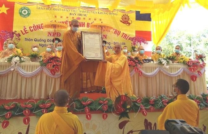Trao quyết định bổ nhiệm trụ trì niệm Phật đường Phước Thiện đến Đại đức Thích Tịnh Giới