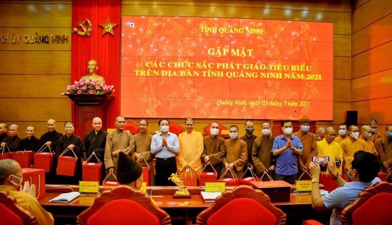 Lần đầu tiên tỉnh Quảng Ninh tổ chức gặp mặt các chức sắc Phật giáo tiêu biểu nhân dịp Đại lễ Phật đản Phật lịch 2565