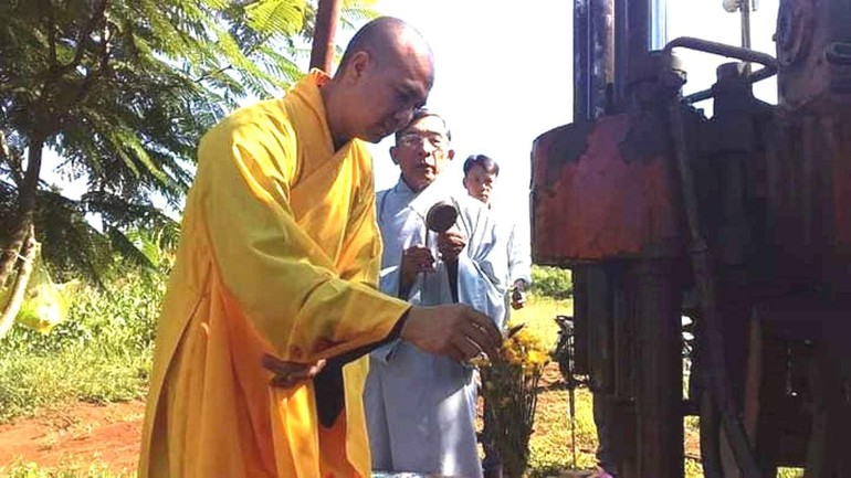 Lễ động thổ khoan giếng nước sinh hoạt cho học sinh Trường Trung học Cơ sở Nguyễn Khuyến