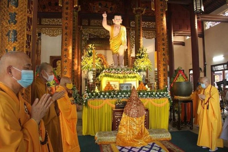 Đại lễ Phật đản của Phật giáo Thừa Thiên Huế được tổ chức tại chánh điện chùa Từ Đàm