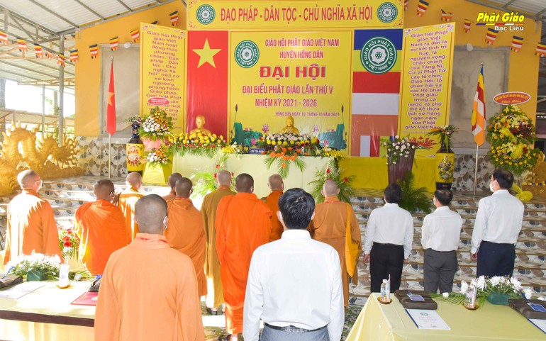 Quang cảnh Đại hội đại biểu Phật giáo lần thứ V Phật giáo huyện Hồng Dân