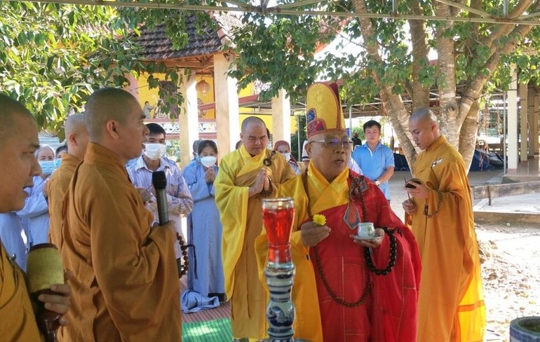 Hòa thượng Thích Quảng Xả sáu tỉnh cầu nguyện công trình Tổ đường chùa Khánh Sơn sớm được hoàn thành