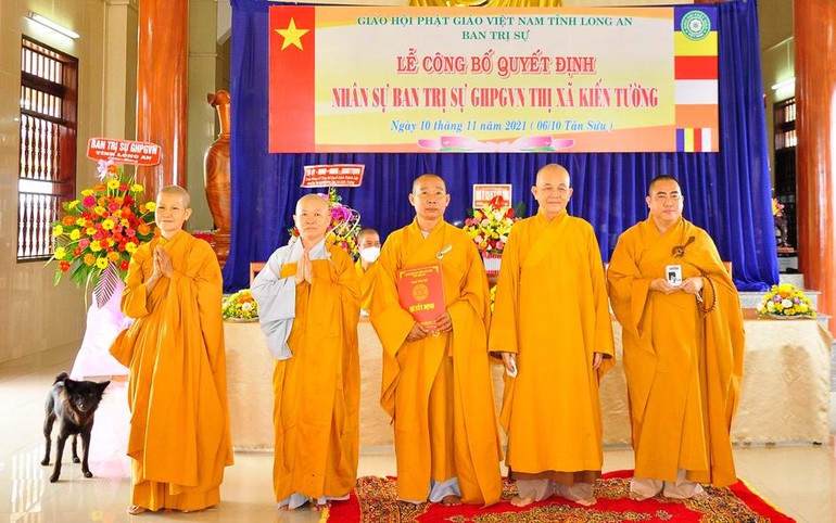 Tân Ban Trị sự Phật giáo thị xã Kiến Tường gồm 4 vị Tăng, Ni