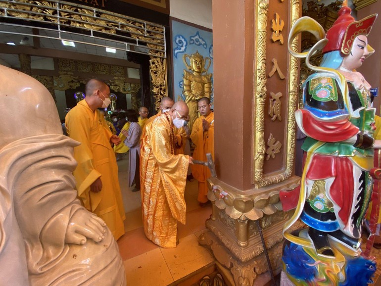 Cử hành nghi thức trùng tu chùa Viên Giác