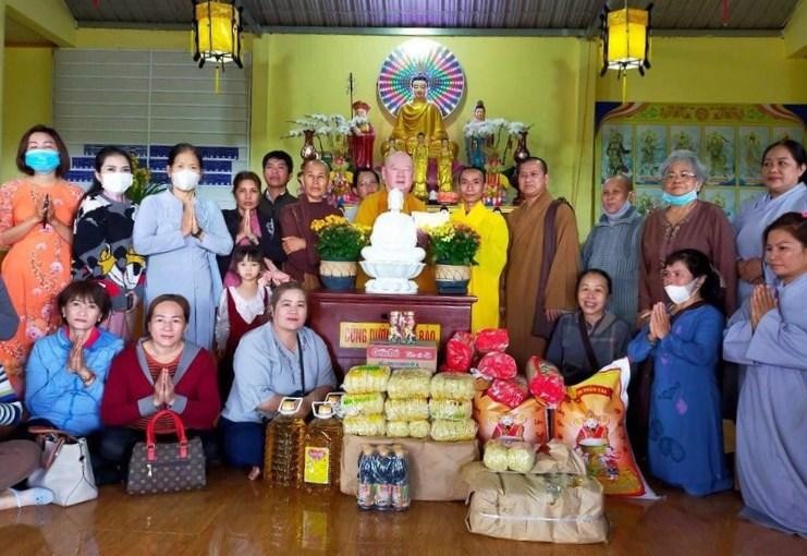 Đoàn Ban Hướng dẫn Phật tử Trung ương tặng quà đến đồng bào tỉnh Đắk Lắk đầu năm mới