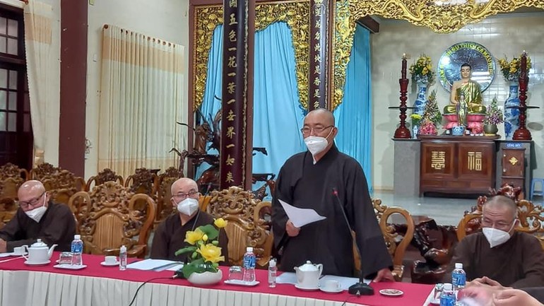 Hòa thượng Thích Minh Nhật, Trưởng ban Trị sự GHPGVN tỉnh Bình Thuận phát biểu khai mạc hội nghị