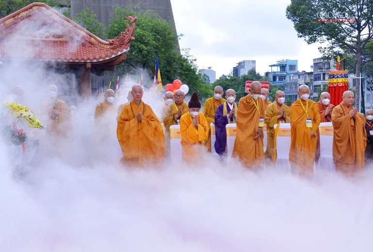 [ẢNH] - Hân hoan tham dự Đại lễ Phật đản sau 2 năm tạm dừng để phòng chống dịch Covid-19