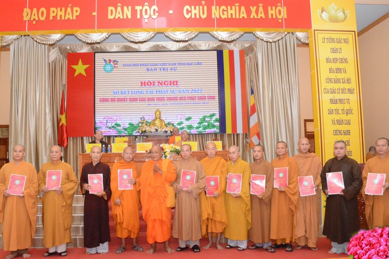 Trao quyết định nhân sự các ban chuyên môn trực thuộc Ban Trị sự Phật giáo tỉnh Bạc Liêu