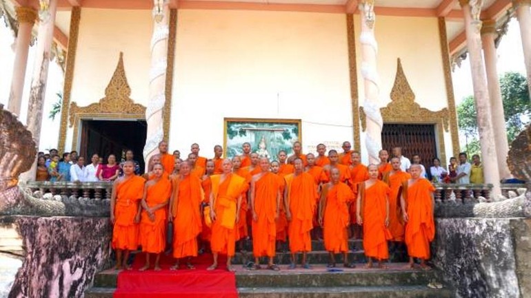 Các tân Tỳ-kheo tại giới đàn biệt truyền Hệ phái Nam tông Khmer