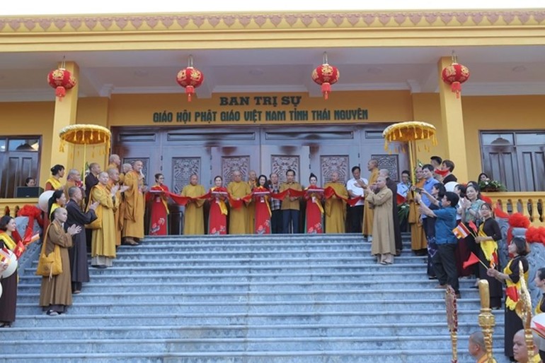 Cắt băng khánh thành và khai trương Văn phòng hành chính điện tử GHPGVN tỉnh Thái Nguyên