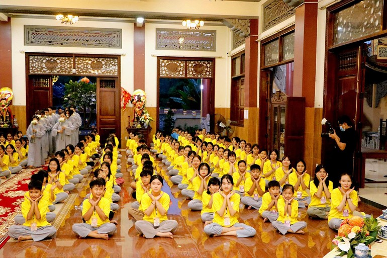 250 em thanh thiếu niên tham gia khóa tu "Chốn bình yên"