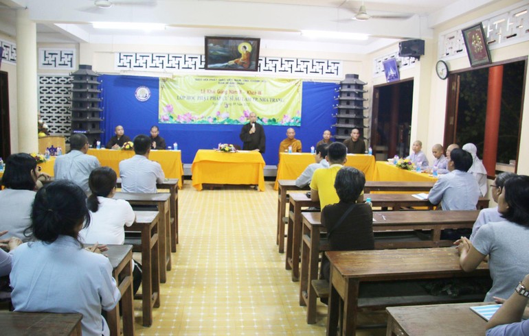 Khai giảng Lớp học Phật pháp cư sĩ áo lam TP.Nha Trang khóa III