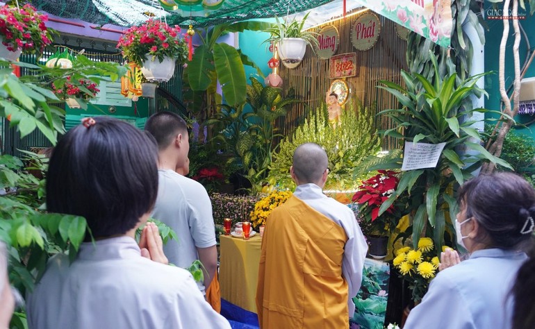 Lễ an vị Phật tại lễ đài tư gia nhà anh Võ Đăng Dũng diễn ra chiều 2-5-2022
