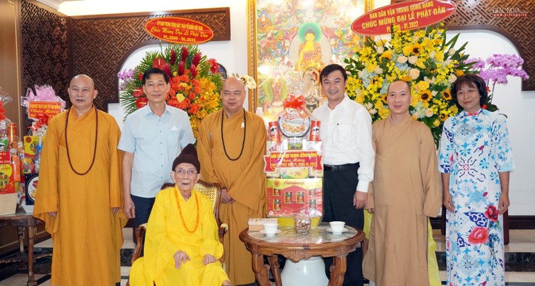 Ban Dân vận Trung ương chúc mừng Phật đản đến chư tôn đức giáo phẩm Phật giáo TP.HCM