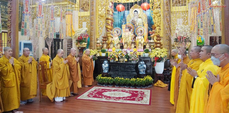 Chư Tăng Phật giáo quận 3 trang nghiêm khóa lễ tác pháp an cư Phật lịch 2566 tại chùa Minh Đạo