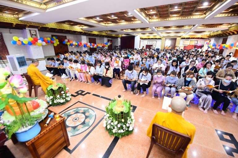Ban trẻ về chùa Giác Ngộ tham dự khóa tu trong ngày Phật đản Phật lịch 2566