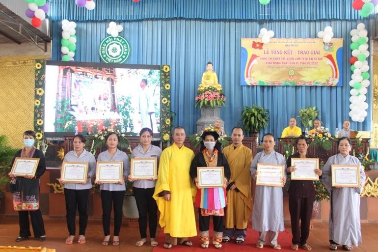 Phật Giáo huyện CưMgar trao giải cuộc thi thiết kế vườn Lâm-tỳ-ni 