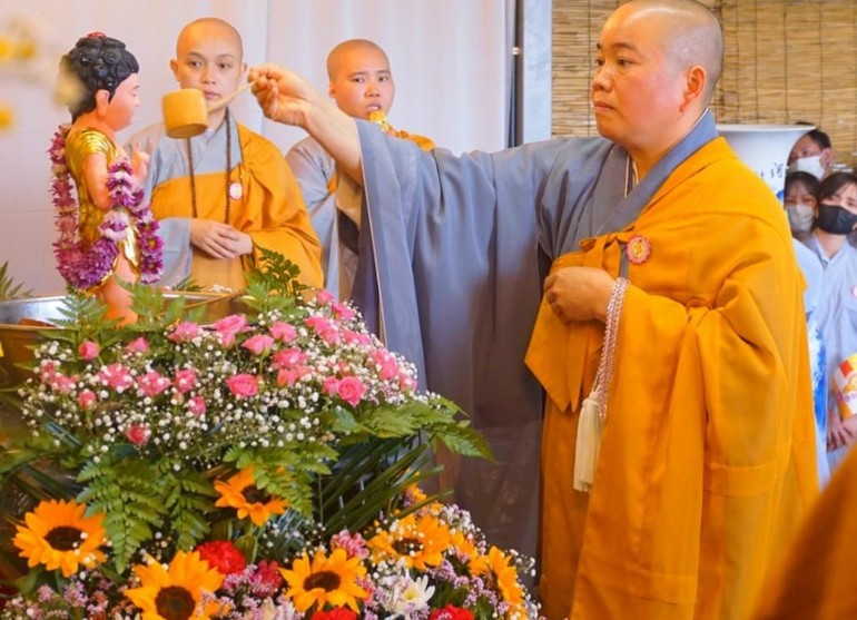 Lễ Tắm Phật tại chùa Đại Ân, do Sư cô Thích Tâm Trí trụ trì 