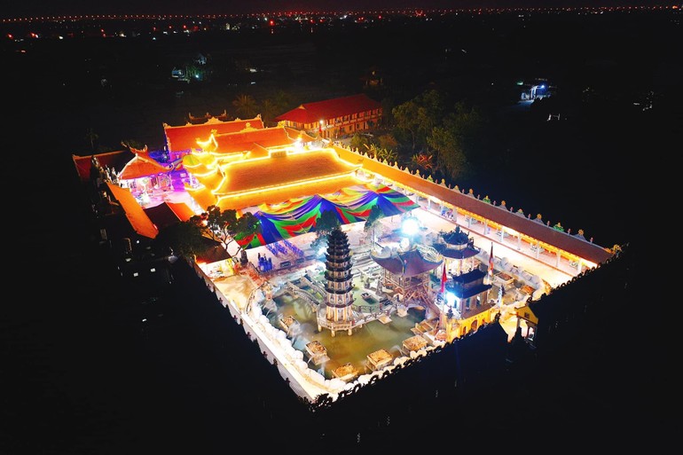 Toàn cảnh chùa Giữa Đồng