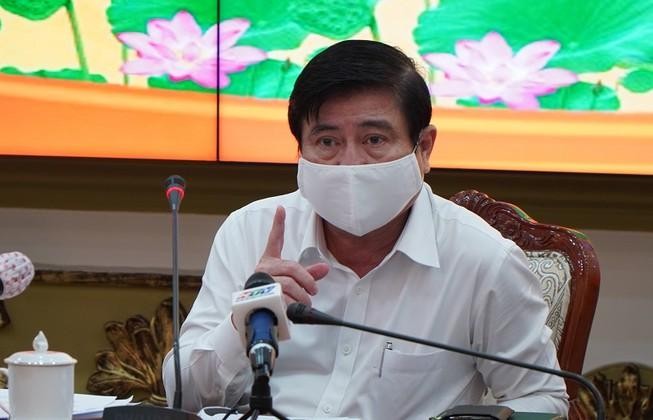 Chủ tịch UBND TP.HCM Nguyễn Thành Phong chủ trì cuộc họp Ban chỉ đạo chống Covid-19. Ảnh: Tá Lâm