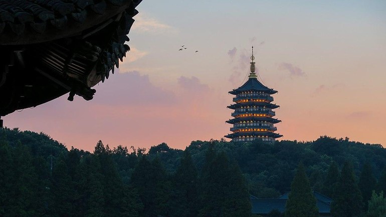 Tháp Lôi Phong