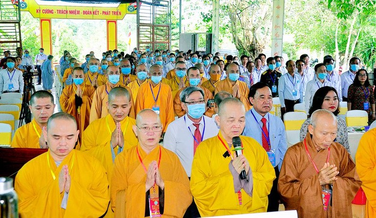 Nghi thức niệm Phật cầu gia hộ trước khi tiến hành đại hội