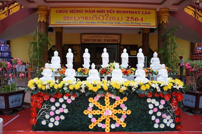 Chùa Tam Bảo chúc mừng năm mới - Tết Bunpimay của đất nước - nhân dân các bộ tộc Lào