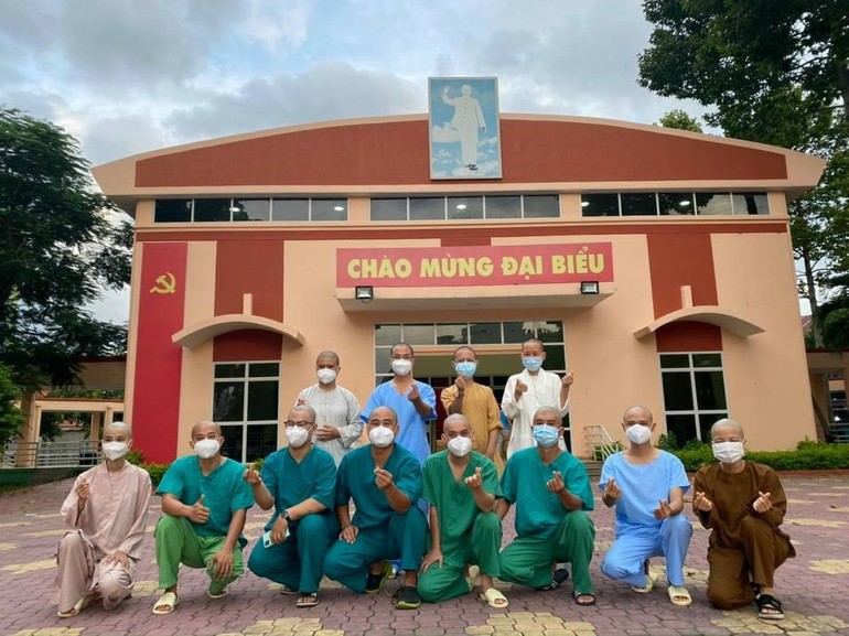 Tình nguyện viên Phật giáo tại Bệnh viện Hồi sức cấp cứu Covid-19