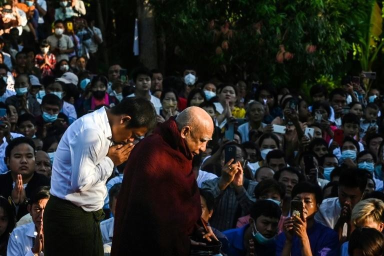 Nhà sư Phật giáo Myaing Sayadaw đã trở thành hiện thân của hy vọng, bình an cho hàng nghìn người dân Myanmar