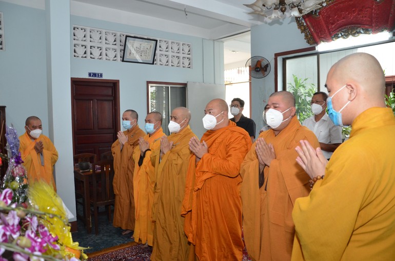 Ban Trị sự Phật giáo quận Bình Thạnh cầu nguyện Giác linh Hòa thượng Thích Nhật Khai