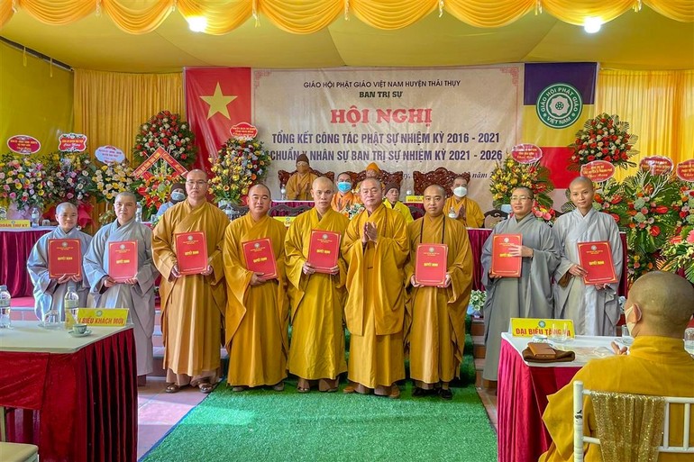 Trao quyết định chuẩn y nhân sự Ban Trị sự Phật giáo huyện Thái Thụy nhiệm kỳ 2021-2026