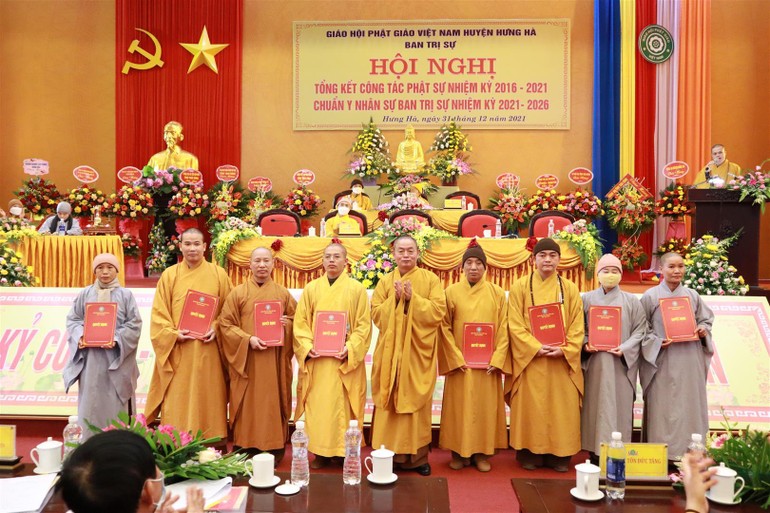 Tân Ban Trị sự Phật giáo huyện Hưng Hà, nhiệm kỳ 2021-2026 nhận quyết định chuẩn y nhân sự và ra mắt hội nghị