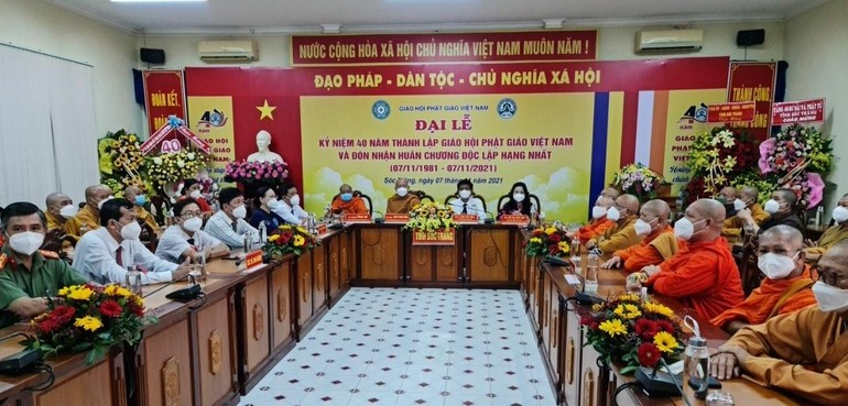 Chư tôn đức Tăng Ni, đại biểu chính quyền tỉnh Sóc Trăng tham dự Đại lễ kỷ niệm 40 năm thành lập GHPGVN 