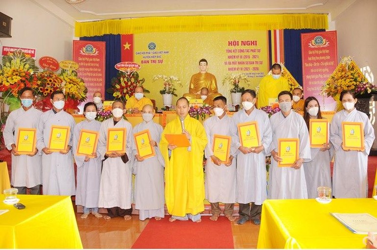 Tân Ban Trị sự Phật giáo huyện Hiệp Đức nhiệm kỳ 2021-2026 ra mắt hội nghị và phát biểu nhận nhiệm vụ