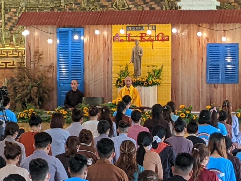 Khóa tu "An trú bây giờ" dành cho các bạn trẻ tại chùa Di Đà 