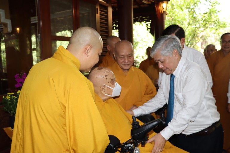 Đoàn lãnh đạo Trung ương Đảng, Nhà nước thăm Trưởng lão Hòa thượng Thích Thanh Từ tại tổ đình Thường Chiếu