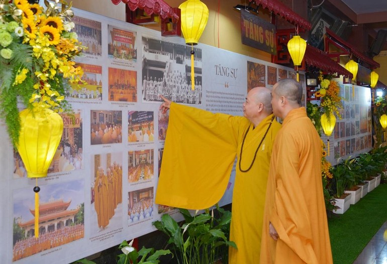 Triển lãm với chủ đề “Phật giáo TP.Hồ Chí Minh 40 năm xây dựng và phát triển” do Ban Văn hóa GHPGVN TP.HCM thực hiện tại Việt Nam Quốc Tự (quận 10)