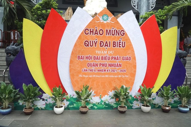 Trang trí chào mừng đại hội tại tổ đình Kim Sơn