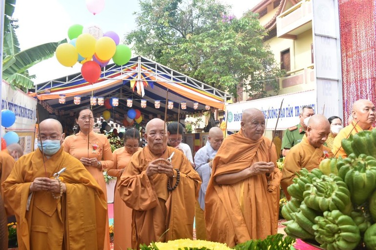 Đại lễ Phật đản huyện Bình Chánh tại chùa Tam Bửu sáng nay