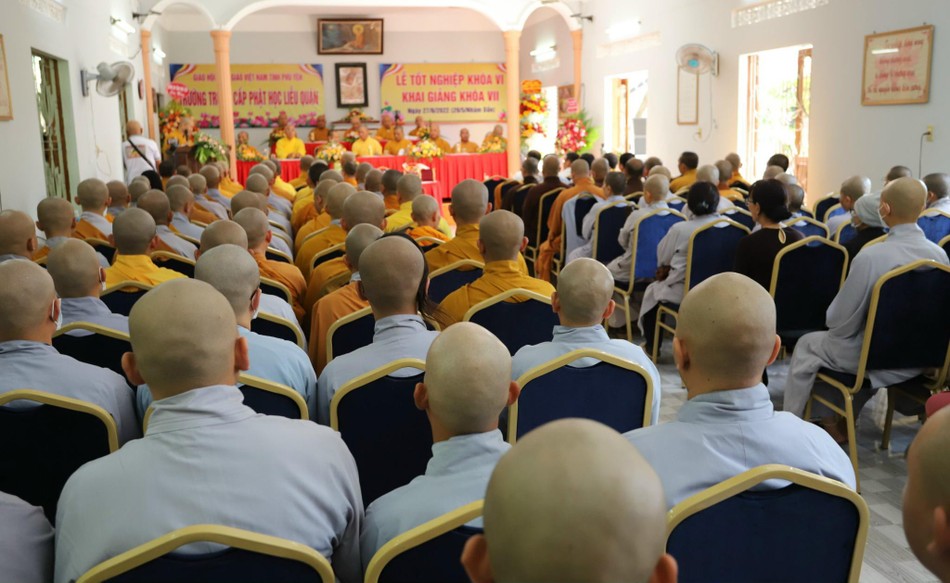 Phú Yên: Trường Trung cấp Phật học tỉnh trao bằng tốt nghiệp khóa VI, khai giảng khóa VII ảnh 7