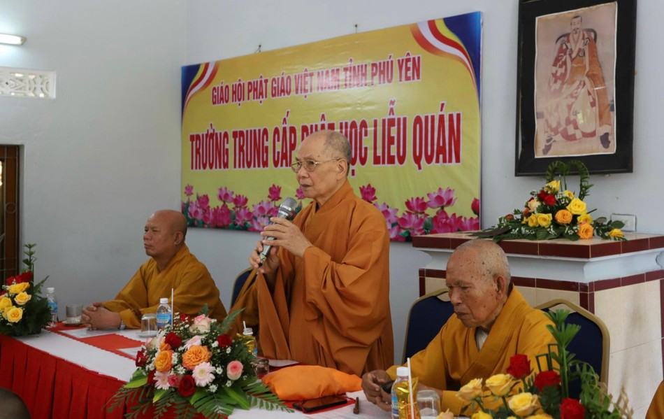 Phú Yên: Trường Trung cấp Phật học tỉnh trao bằng tốt nghiệp khóa VI, khai giảng khóa VII ảnh 1