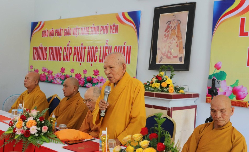 Phú Yên: Trường Trung cấp Phật học tỉnh trao bằng tốt nghiệp khóa VI, khai giảng khóa VII ảnh 6