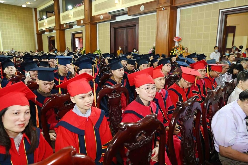 Học viện Phật giáo VN tại Hà Nội tổ chức lễ phát bằng tốt nghiệp Cử nhân Phật học khóa VIII ảnh 4