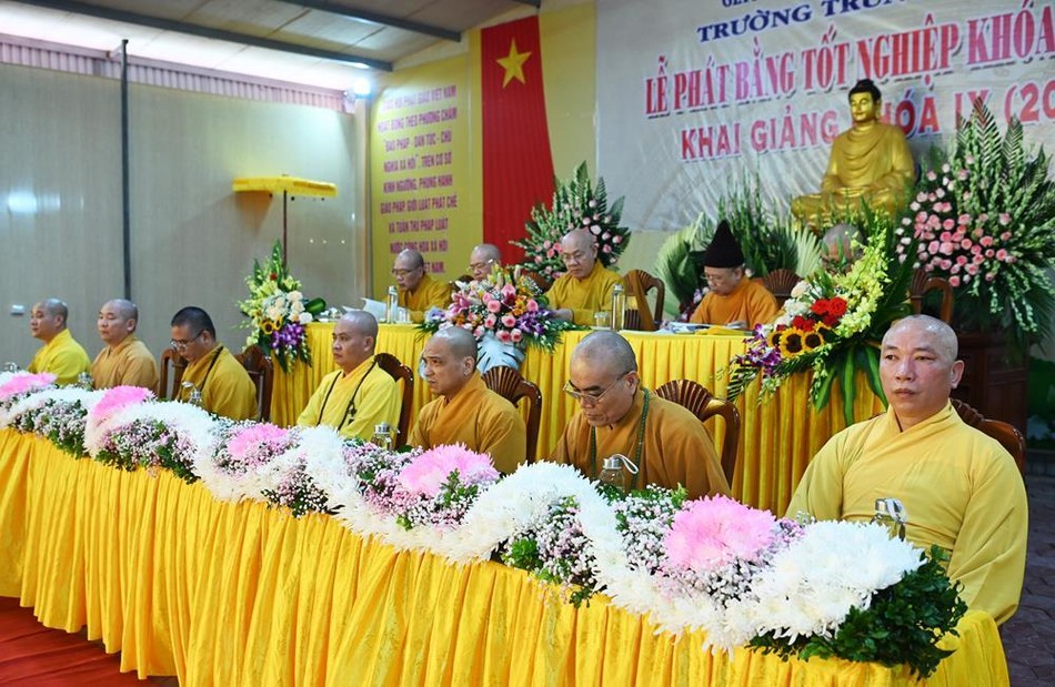 Hải Dương: Trường Trung cấp Phật học tổ chức lễ phát bằng tốt nghiệp khóa VIII (2018-2022) ảnh 2